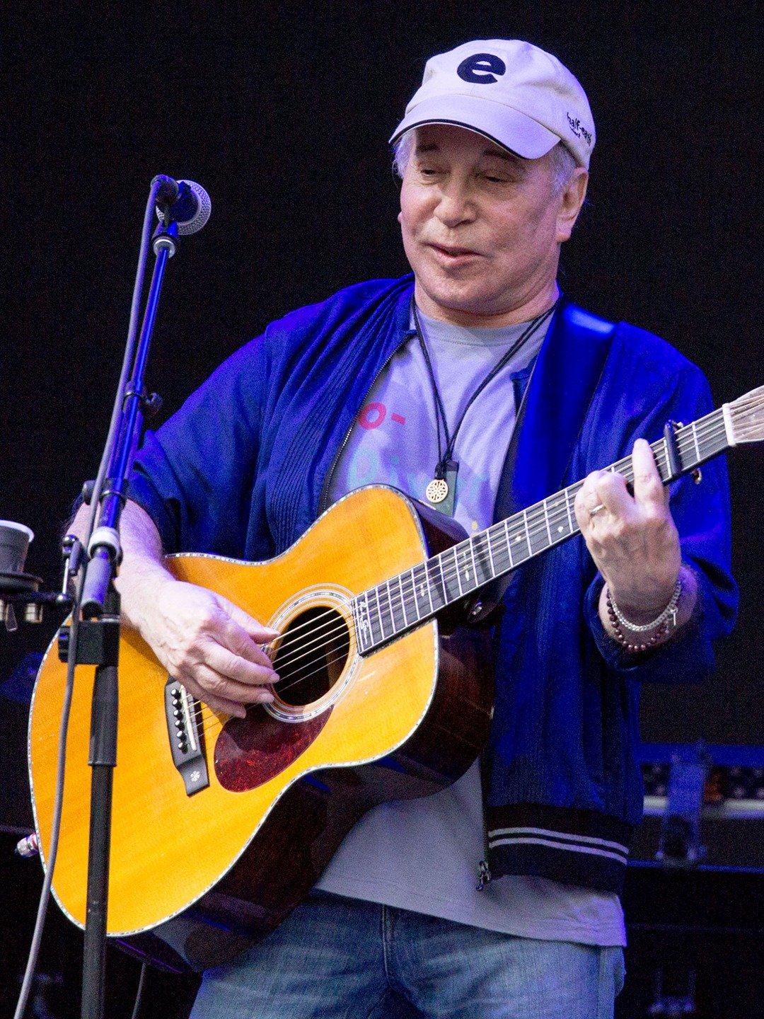 How tall is Paul Simon?